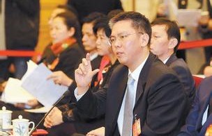 曹慧泉代表：钢铁行业去产能要抓住“牛鼻子”