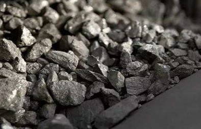 铁矿石价格突破近两年新高 钢企利润缩水产能仍上涨！