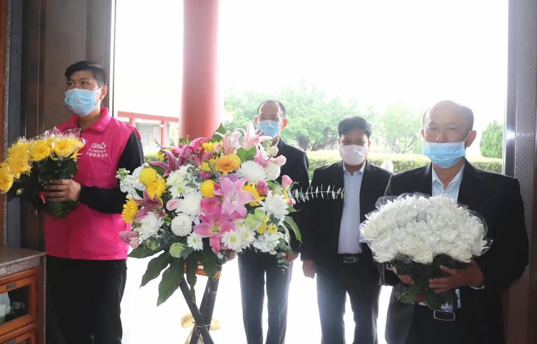 乐从钢铁世界清明节暖心行动——万枚鲜花代献先人