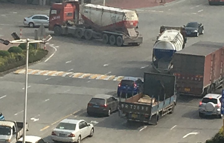 下游观察：放眼制造业，供给强、消费弱！钢铁行业该怎么办？