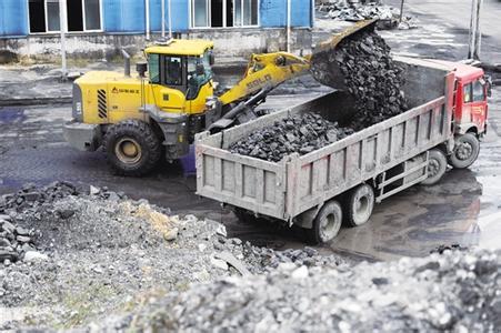 去产能下的“煤荒”：多地紧急部署电煤调度 发改委要求定向增产