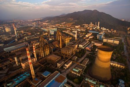 环境部通知：明年年底要完成钢铁等8个行业的整治任务