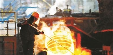 中国钢铁和铁矿石新年迎来大涨，泡沫迹象似曾相识